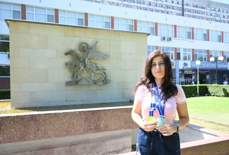 Служителка на УМБАЛ „Свети Георги“ спечели злато от Европейското по стрелба