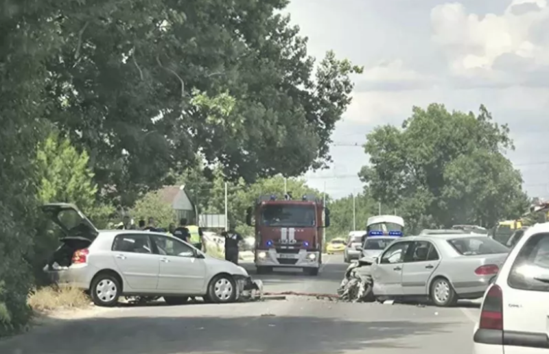Две коли се блъснаха сериозно в Кючука