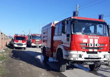 118 пожара потушени за денонощие у нас, има пострадал човек