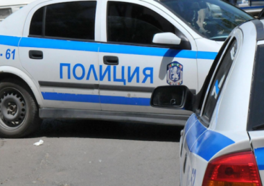Възрастен шофьор влезе в насрещното и направи катастрофа