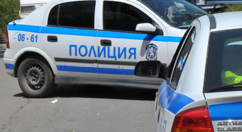 Възрастен шофьор влезе в насрещното и направи катастрофа