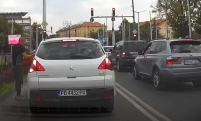 Грозна ситуация с фас се разигра на пловдивско кръстовище