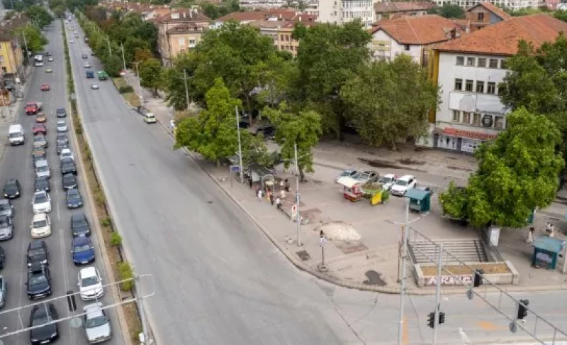 Стесняват част бул. „Христо Ботев“ заради нова ВиК шахта в