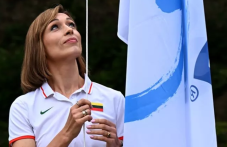 Връчиха официално на Пловдив знамето на следващото световно по гребане за юноши догодина