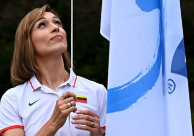 Връчиха официално на Пловдив знамето на следващото световно по гребане за юноши догодина