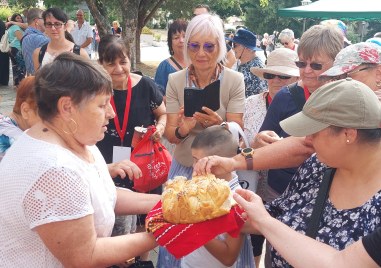 Калофер чества празника на дантелата