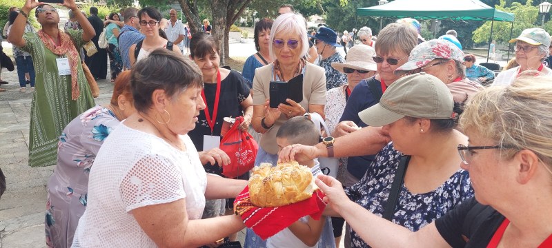 Калофер чества празника на дантелата