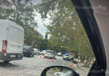 Моторист пострада при катастрофа в Пловдив, отнеха му предимството