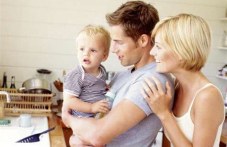 Кодексът на труда: Родители с малки деца имат право на по-кратък работен ден