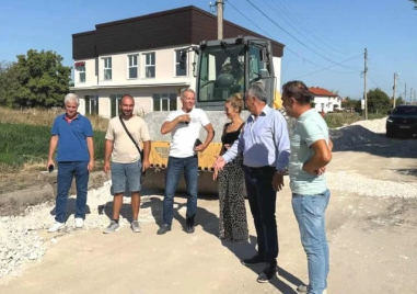 Строителните дейности по подмяна на водопроводната мрежа в Костиево са в ход