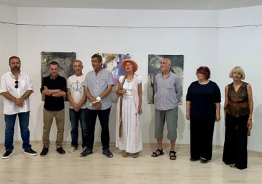 Откриха изложба с рисунки голям формат от Международния пленер „Диалог“
