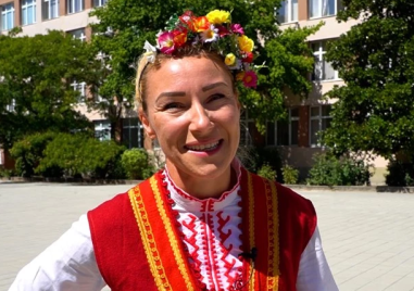 Преподаватели в Пловдив заснеха видеоклип за началото на учебната година