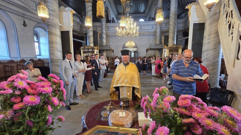 Кулминацията на тържествата за 22 години от възстановяването на община Сопот е днес