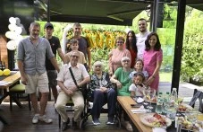 pet-pokoleniia-se-sabraha-100-714.webp