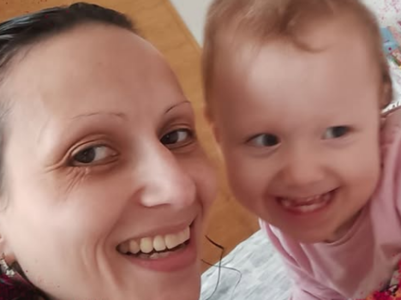 Мъничката Лори - още едно болно българско дете, което има нужда от помощ