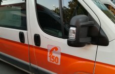 Кола се преобърна в Хисаря и рани случаен мъж, докато се качва в колата си