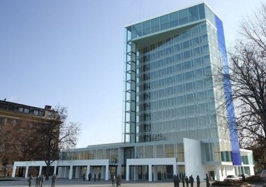 Жалба стопира подписването на договора за саниране на бившия Партиен дом в Пловдив