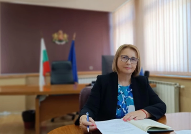 Областният управител към учениците: Бъдете смели да задавате въпроси и да следвате мечтите си