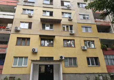 Разбиха мини нарколаборатория в Кършияка