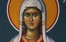 parvata-machenitsa-sred-zhenite-pochita-444.png