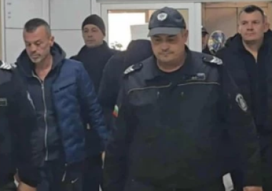 Контрабандистите на цигари се признаха за виновни и получиха леки присъди