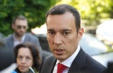 vasil-terziev-parkiraneto-triabva-da-e-820.webp
