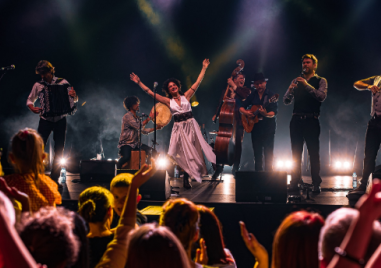 Световно известните Barcelona Gipsy balKan Orchestra идват с огнен концерт в Пловдив
