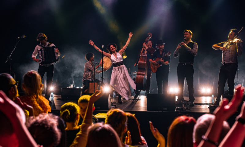 Световно известните Barcelona Gipsy balKan Orchestra идват с огнен концерт в Пловдив
