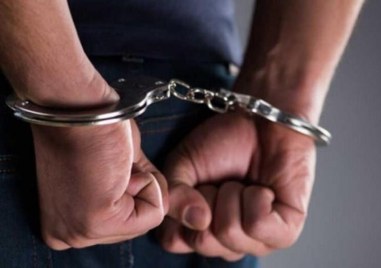 Криминално проявен ограби жена в центъра на Пловдив