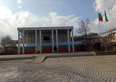 Богата културна програма на читалището в Карлово и през октомври