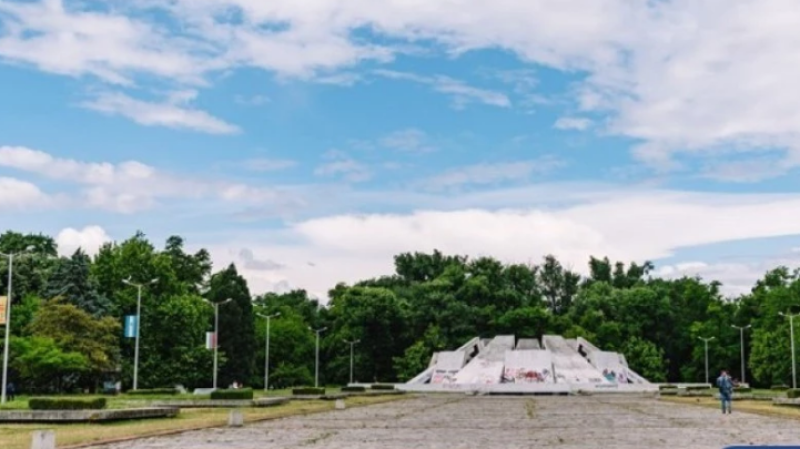 Обявиха нова дата на концерта „Симфония под звездите“ пред Братската могила