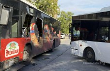 dva-avtobusa-se-blasnaha-plovdiv-844.jpg