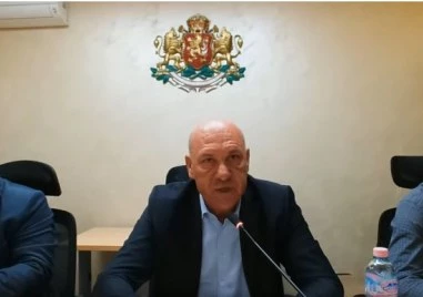Кметът на Поморие щял да става “разследващ журналист“, зове за цензура срещу Тина Ивайлова