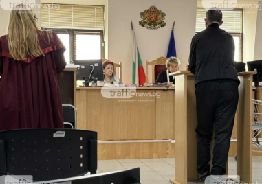 Пловдивски баща превърна дъщеря си в примамка, за да получава развратни снимки от момчета