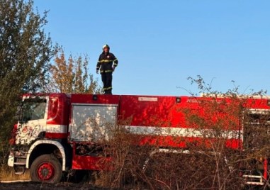 42 пожара потушени за денонощие у нас, има загинал