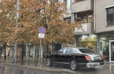 luks-bez-granitsi-skap-avtomobil-naglo-897.webp