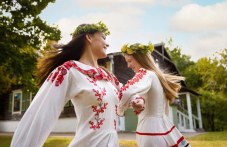 sreshta-balgarskiia-folklor-utre-park-879.jpg