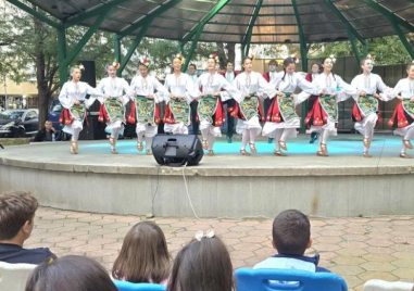 Българщината завладя парк “Рибница“ на празника „Пъстри шевици“