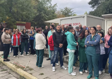 Протестът в УМБАЛ Пловдив става безсрочен, медиците искат досегашния си директор