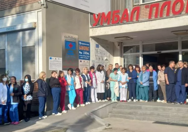 Протестиращите от УМБАЛ-Пловдив определиха група за среща с министъра