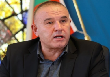 Стефан Ботев: Карлос Насар си донесе договор с федерацията, но не го подписва