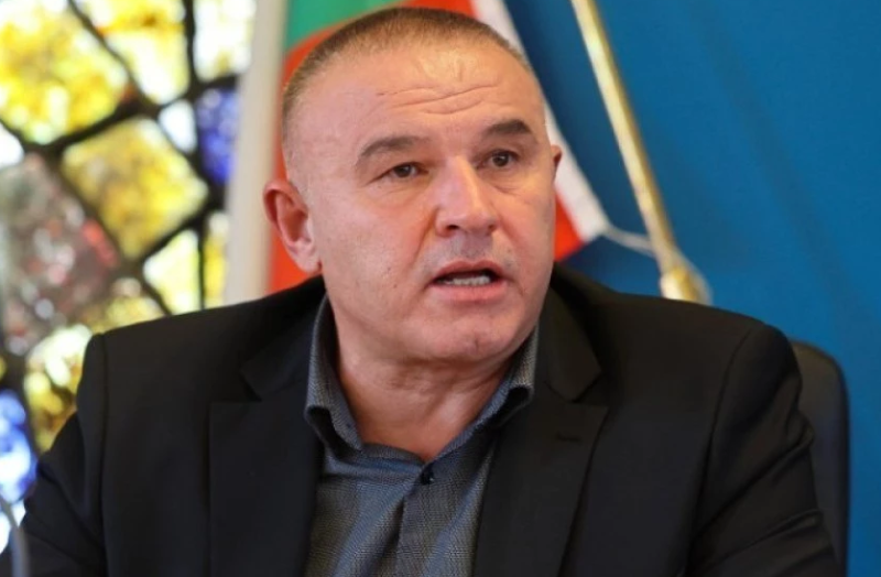 Стефан Ботев: Карлос Насар си донесе договор с федерацията, но не го подписва
