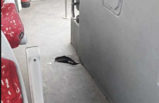Автобус с дупка в пода продължава да вози пътници в Пловдив