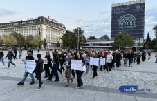 Бъдещи лекари поискаха оставката на Силви Кирилов: Здравеопазването има нужда от реанимация, нека не стигаме до погребение