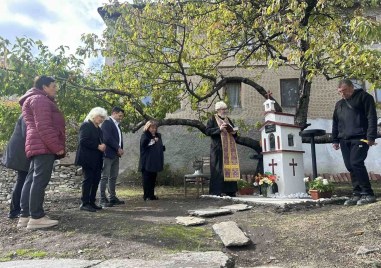 Откриха параклис “Свети Димитър” в кукленското село Яврово на мястото на бутната църквичка