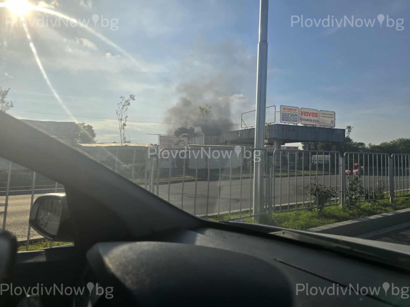 Горящи боклуци и гуми зад КАТ отново обгазиха Кършияха