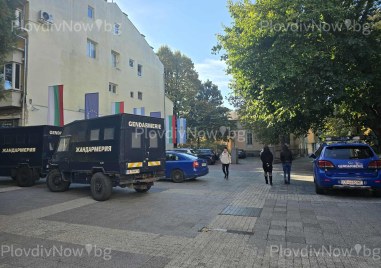 Полиция и жандармерия влязоха в Общината