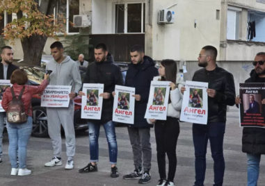 Протест пред Пловдивския съд: Искаме справедливост за Ангел и за всяко дете, което има право да живее