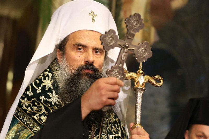 Стотици се стекоха в Бачковския манастир на литургията за патриарх Евтимий Търновски