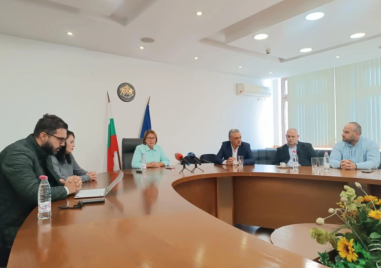 Започна срещата за транспорта до Труд, Строево и Скутаре